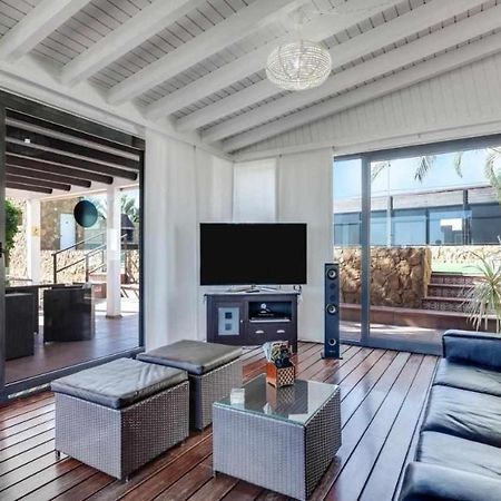 Villa Cobas Con Piscina Y Privada Triquivijate Kültér fotó