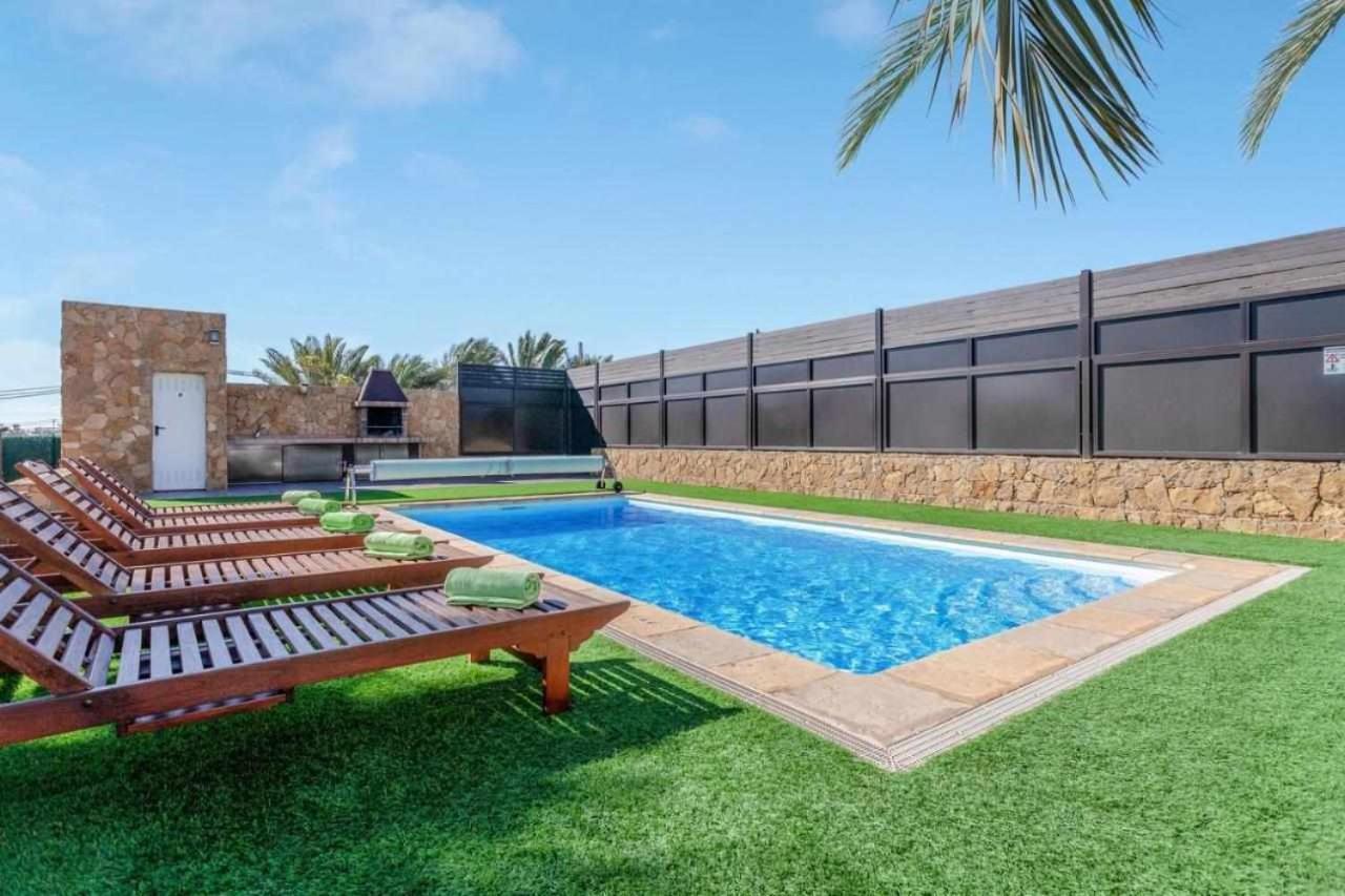 Villa Cobas Con Piscina Y Privada Triquivijate Kültér fotó