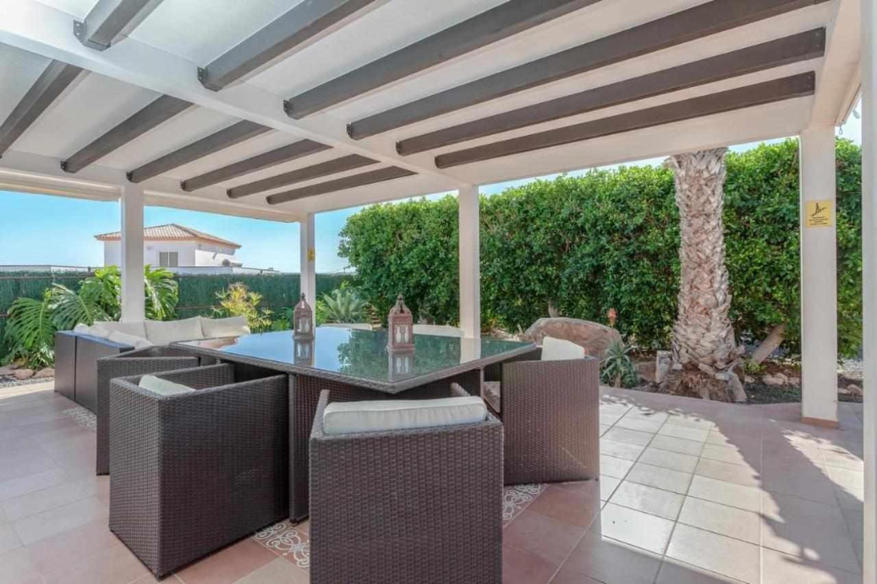 Villa Cobas Con Piscina Y Privada Triquivijate Kültér fotó