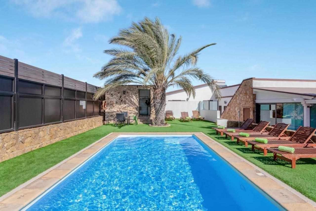 Villa Cobas Con Piscina Y Privada Triquivijate Kültér fotó